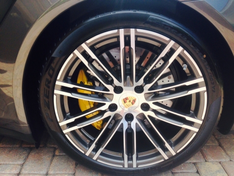 car-cleaning-car-washing-leather-conditioning-restoration-oxidation-removal-wet-sanding-machine-polishing-11